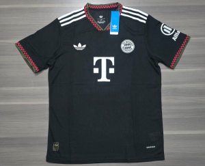 BAYERN MUNICH TERCERA 2025 TALLES(M/ L)
