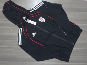 CAMPERA RIVER NEGRA ROMPEVIENTO TALLES(S)