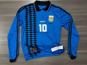 CAMISETA ARGENTINA SUPLENTE 94 MANGA LARGA MARADONA N10 TALLE (L/ XL)
