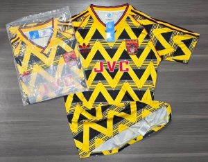 ARSENAL SUPLENTE 1993 TALLES (M/L/XL/XXL)