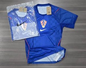 CROACIA SUPLENTE VERSION JUGADOR TALLES(S/M/ L/ XL)