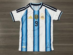 CAMISETA ARGENTINA TITULAR ÁLVAREZ N9 TALLE XL/ XXL